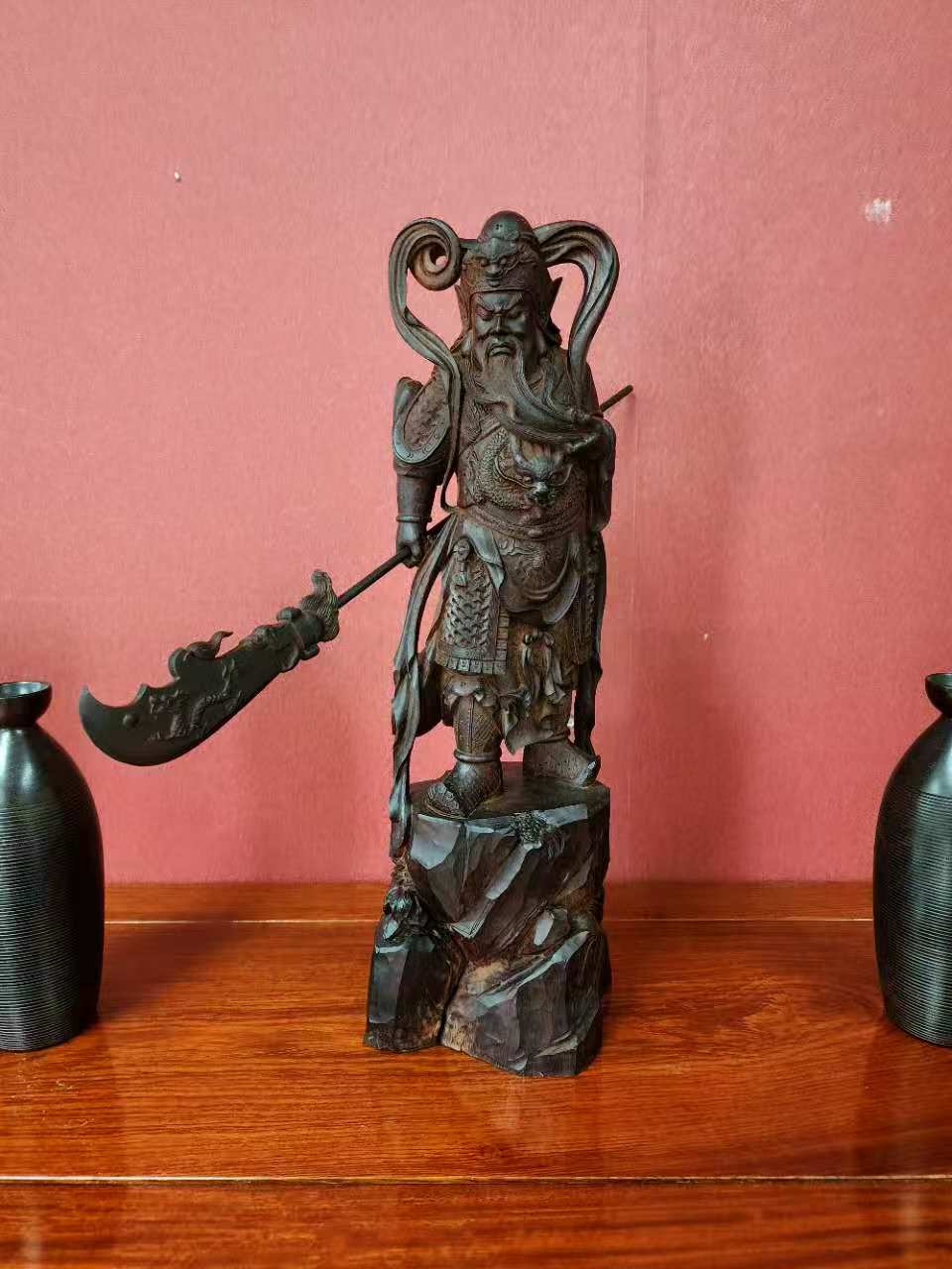 Handcrafted Small-Leaf Zitan Guan Gong Sculpture